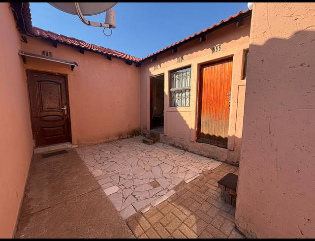 4 BEDROOM HOUSE FOR SALE IN SAVANNA CITY